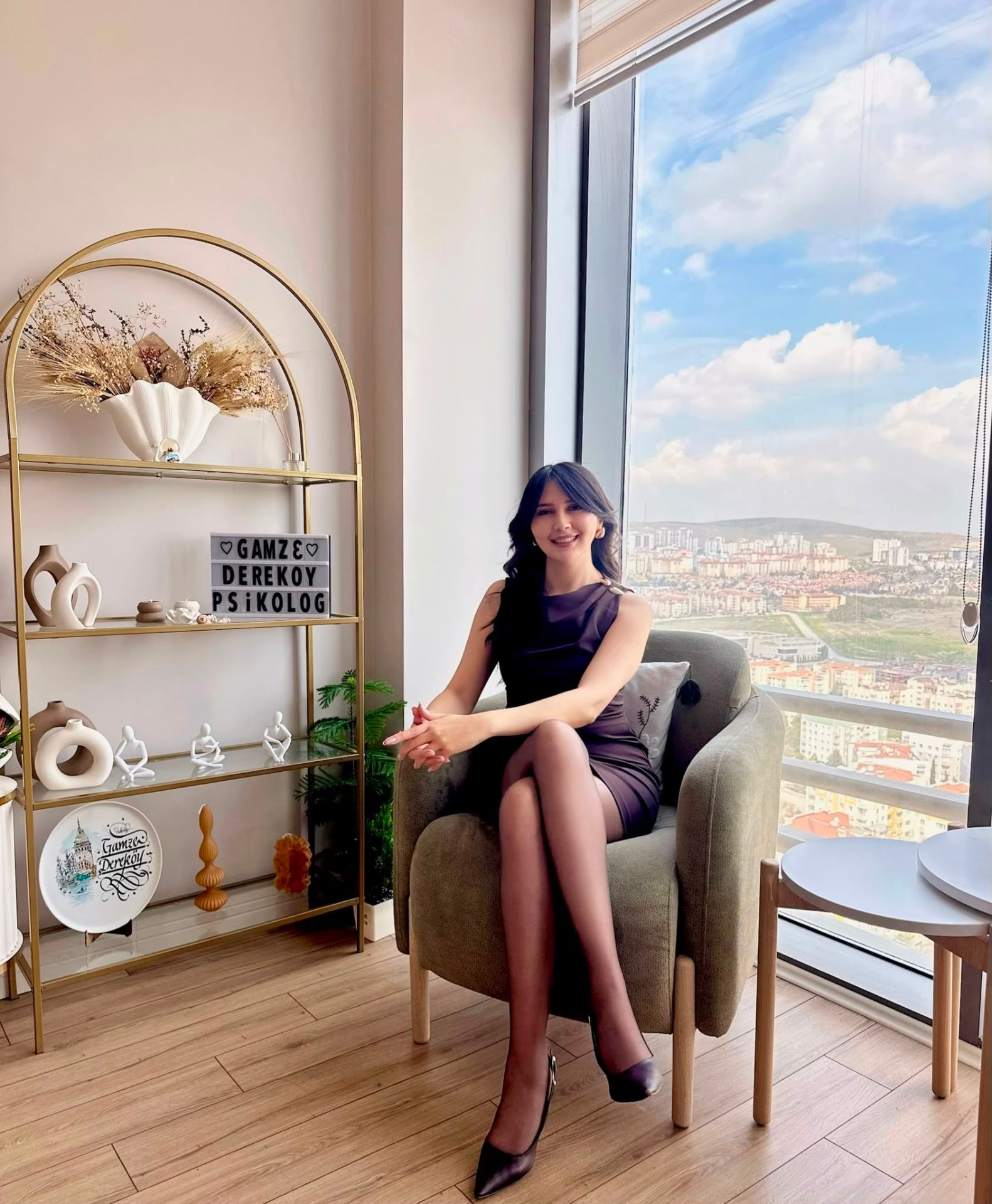 Klinik Psikolog Gamze Dereköy ofisinde